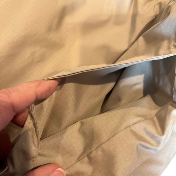 NWOT Wedge Men's Reversible Golf Vest Tan / Black Pockets XXL - Picture 8 of 9